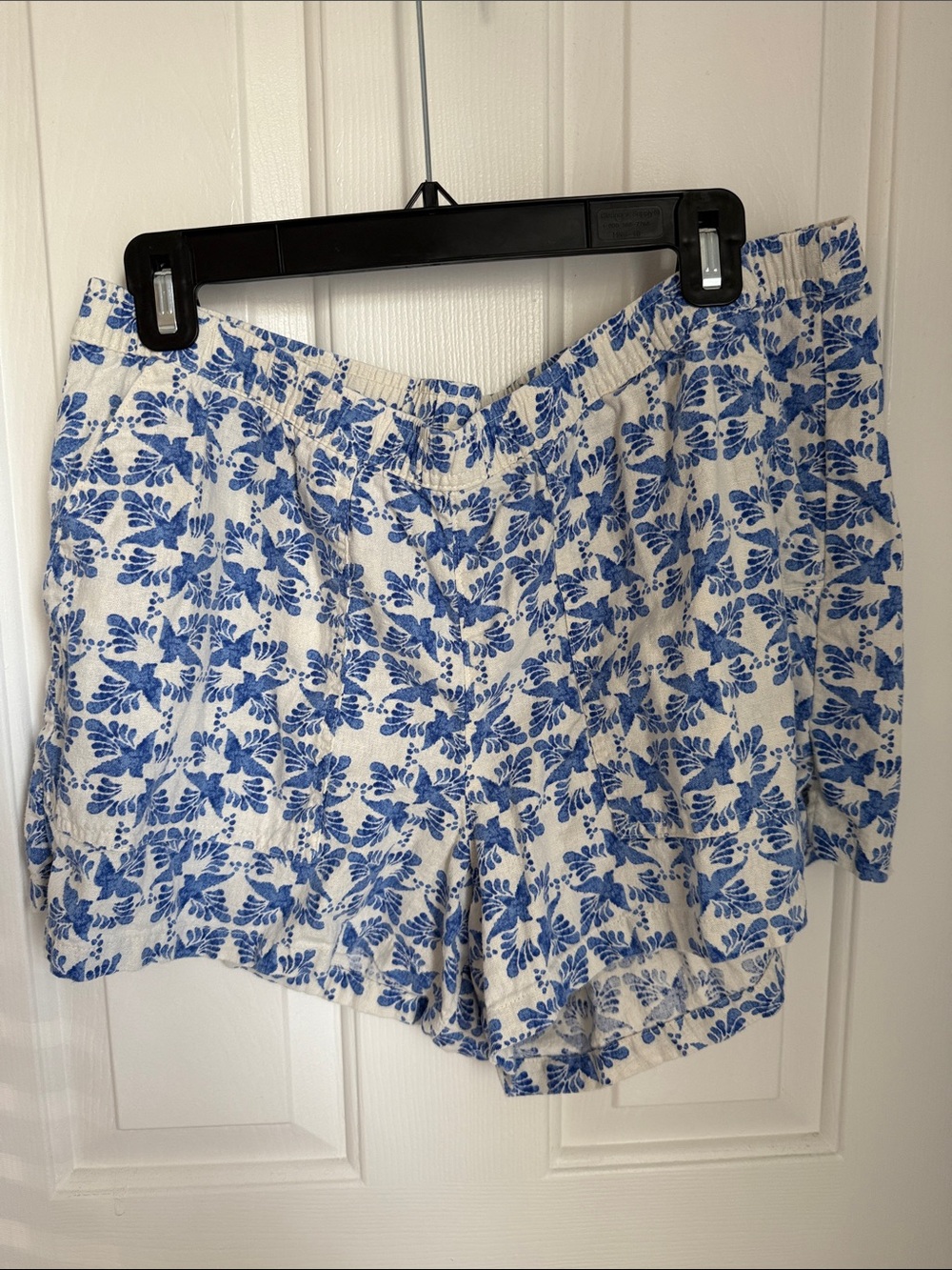 Universal Thread Large Blue Floral Cotton Blend Women's Shorts
